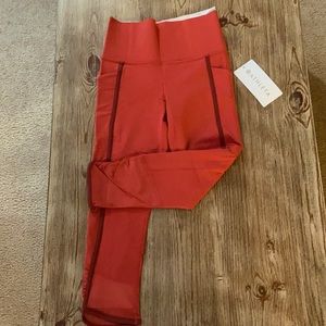 NWT Athleta Salutation Stash Pocket II Intention Capri